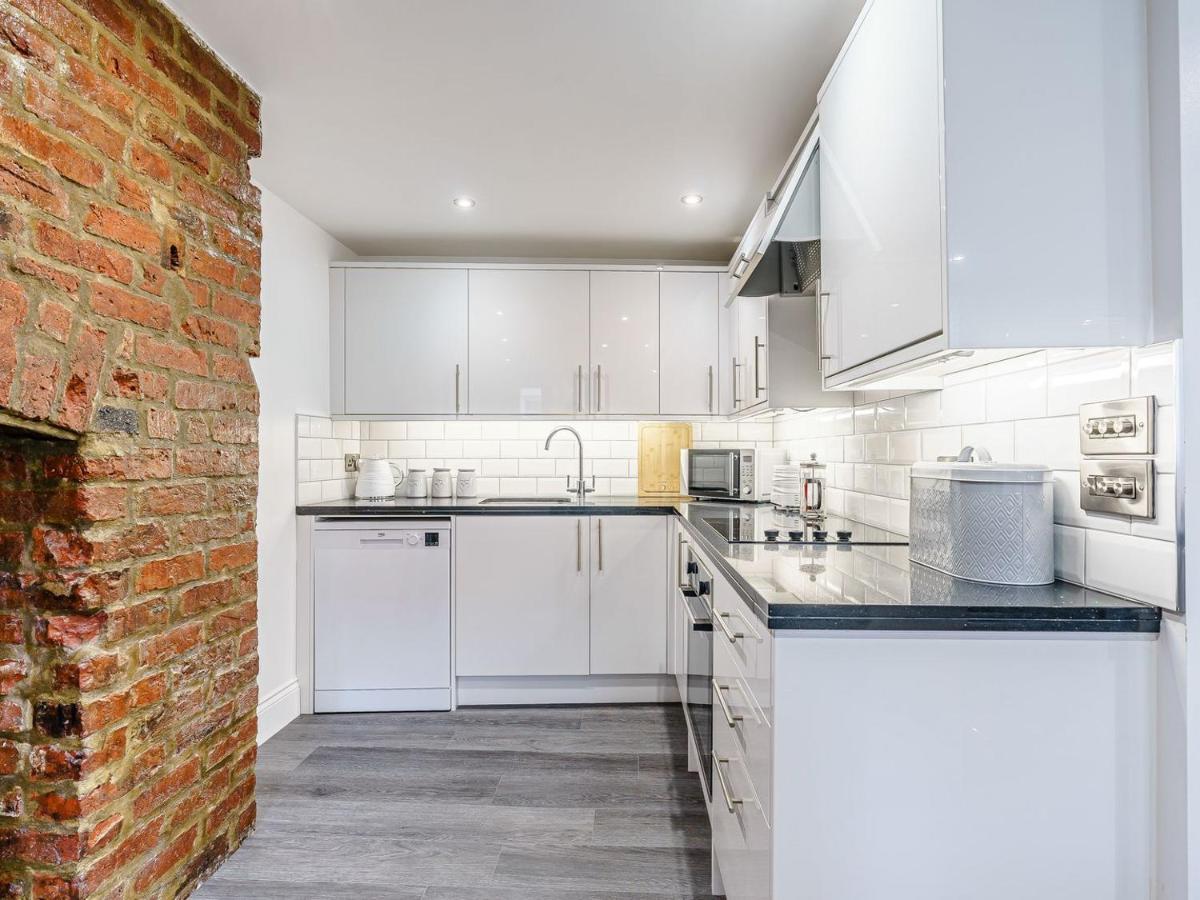 Tower Apartment Вітбі Екстер'єр фото